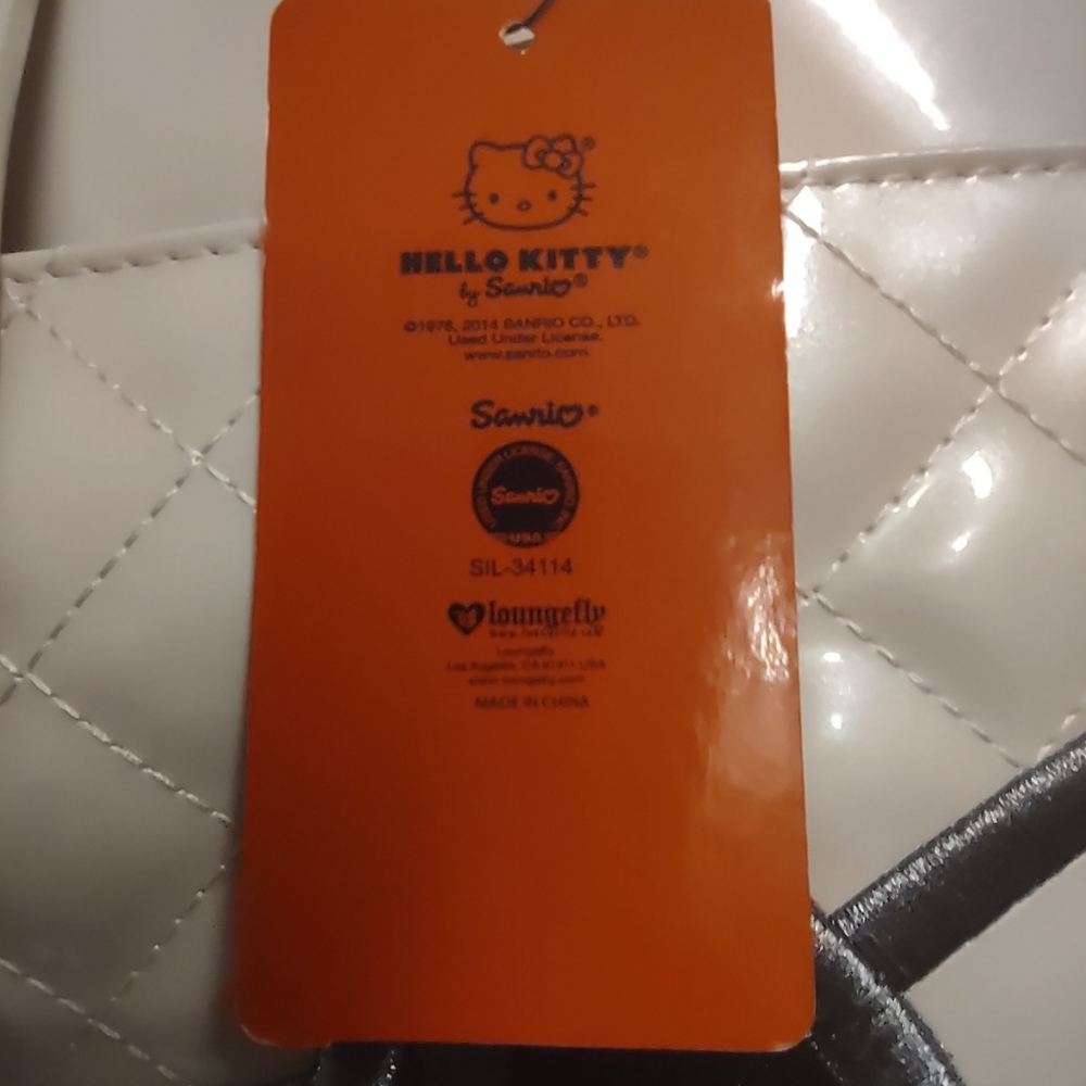 Hello Kitty Quilted Look Peal/white Color NWT - Picture 10 of 16